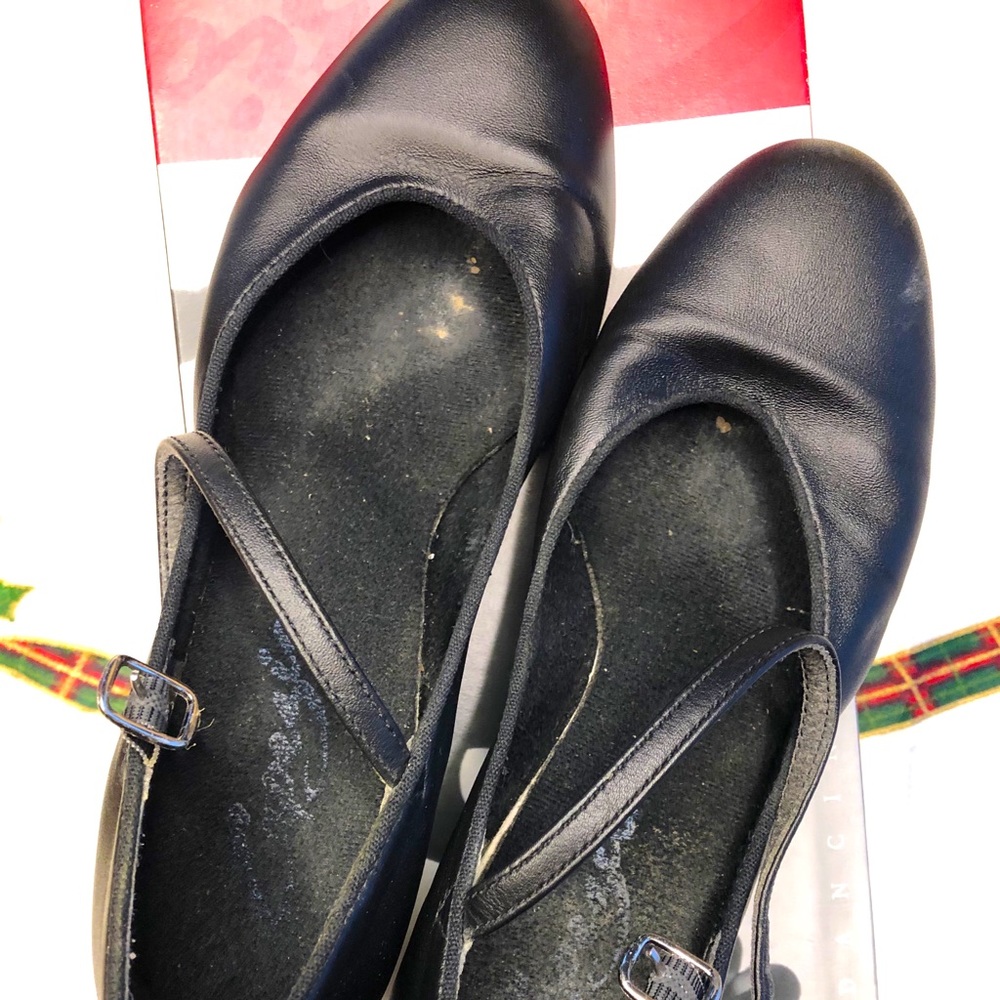 Capezio Women’s Character Shoe